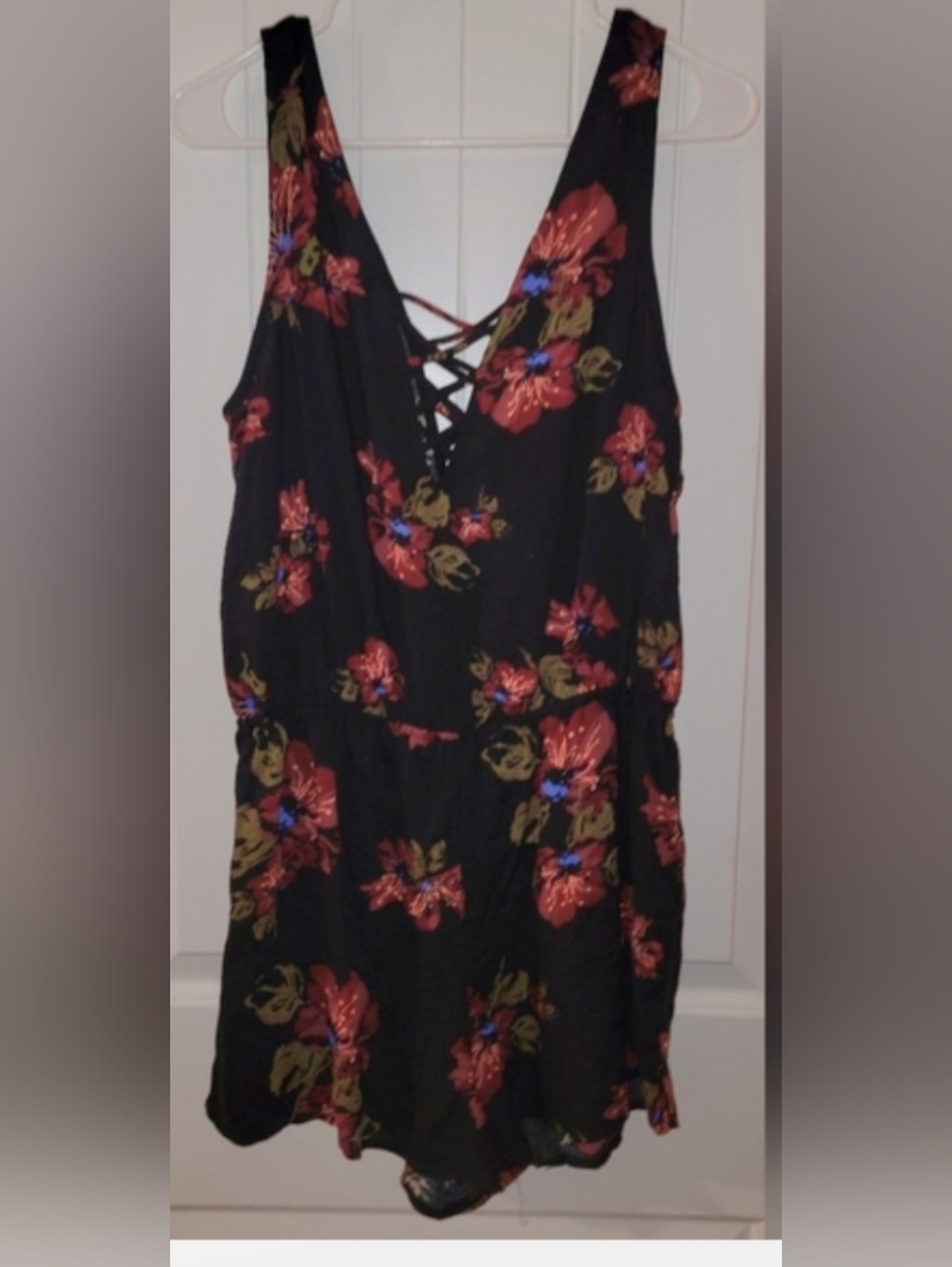 Kendall and Kylie Floral Black Sleeveless Romper Med 🙂❤️